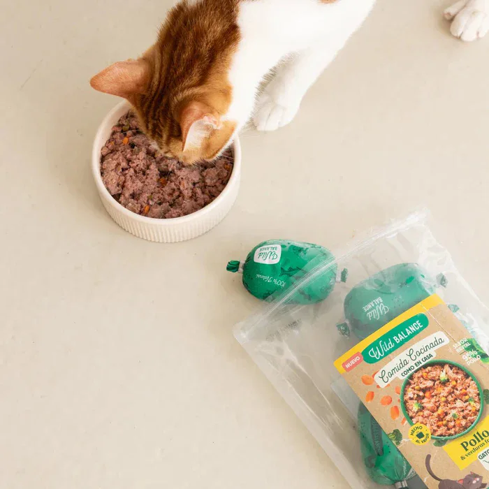 Wild Balance Menú COCINADO de POLLO con verduras 1,2 kg para Gatos - Imagen 6