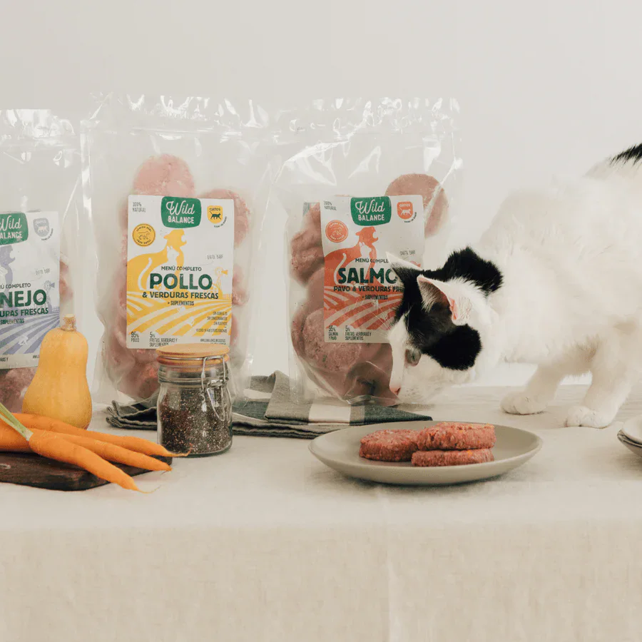 Wild Balance Menú BARF de POLLO con verduras frescas 1 Kg para Gatos - Imagen 3