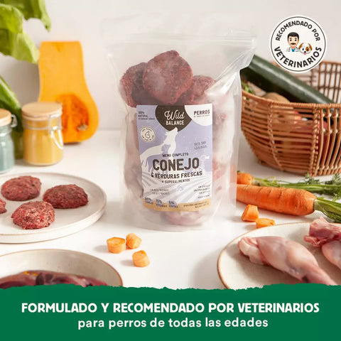 Alimento BARF saludable para perros, conejo y verduras frescas