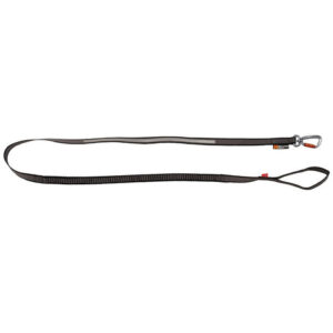 Correa elástica para perros Non-Stop Touring Bungee Leash en uso durante una caminata