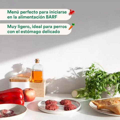 Dieta BARF de pollo con ingredientes frescos para perros