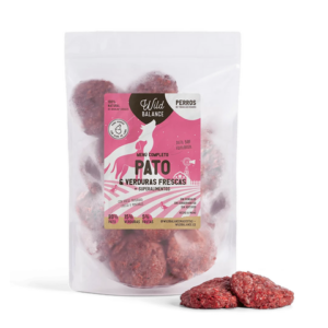 Comida para perros Wild Balance menú BARF de pato con verduras frescas