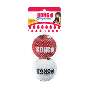 Imagen cercana de la Pelota de Tenis Kong Signature Sport para perros.