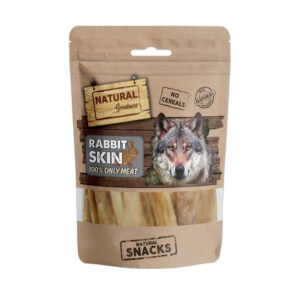 Vista frontal del snack deshidratado de piel de conejo para perros.|Detalle de la textura del snack deshidratado de piel de conejo para perros.