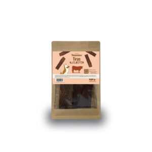 Vista frontal del paquete de Tiras de Carne Deshidratadas Black Angus para perros.|Detalle del ingrediente de las Tiras de Carne Deshidratadas Black Angus mostrando su textura.